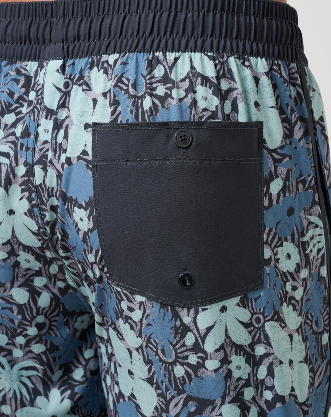 Canoe Cruise Boardshort - Image 5
