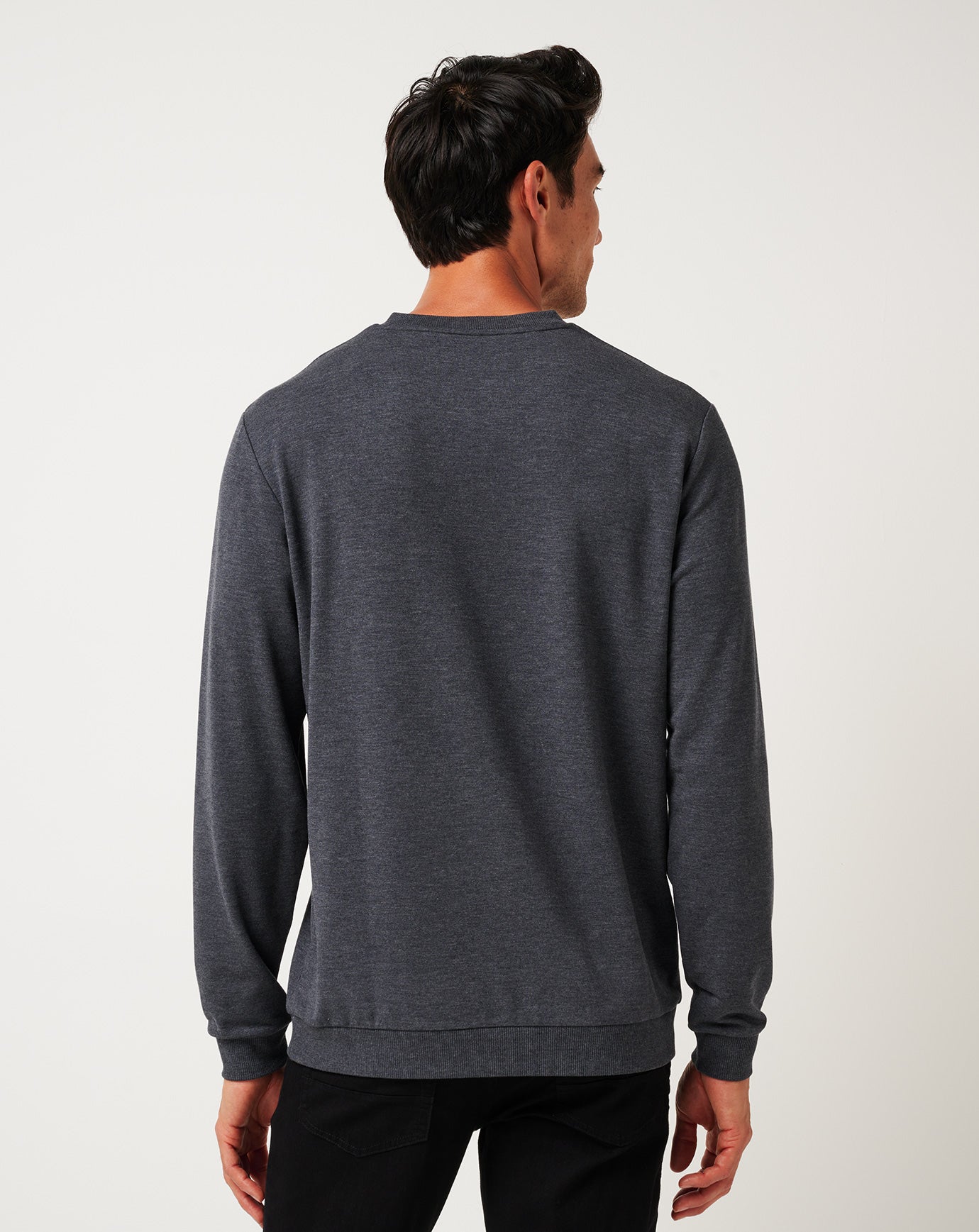 Amenities V-Neck Crew - Image 11