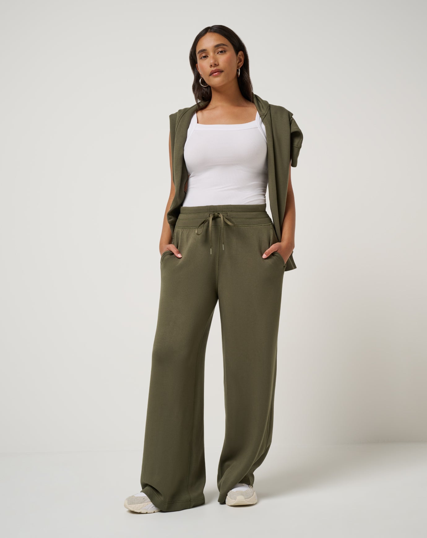 Skyloft Soft Wide Leg Pant - Image 14