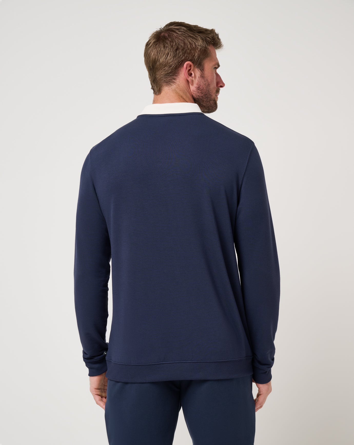 Amenities Collar Crew - Image 10