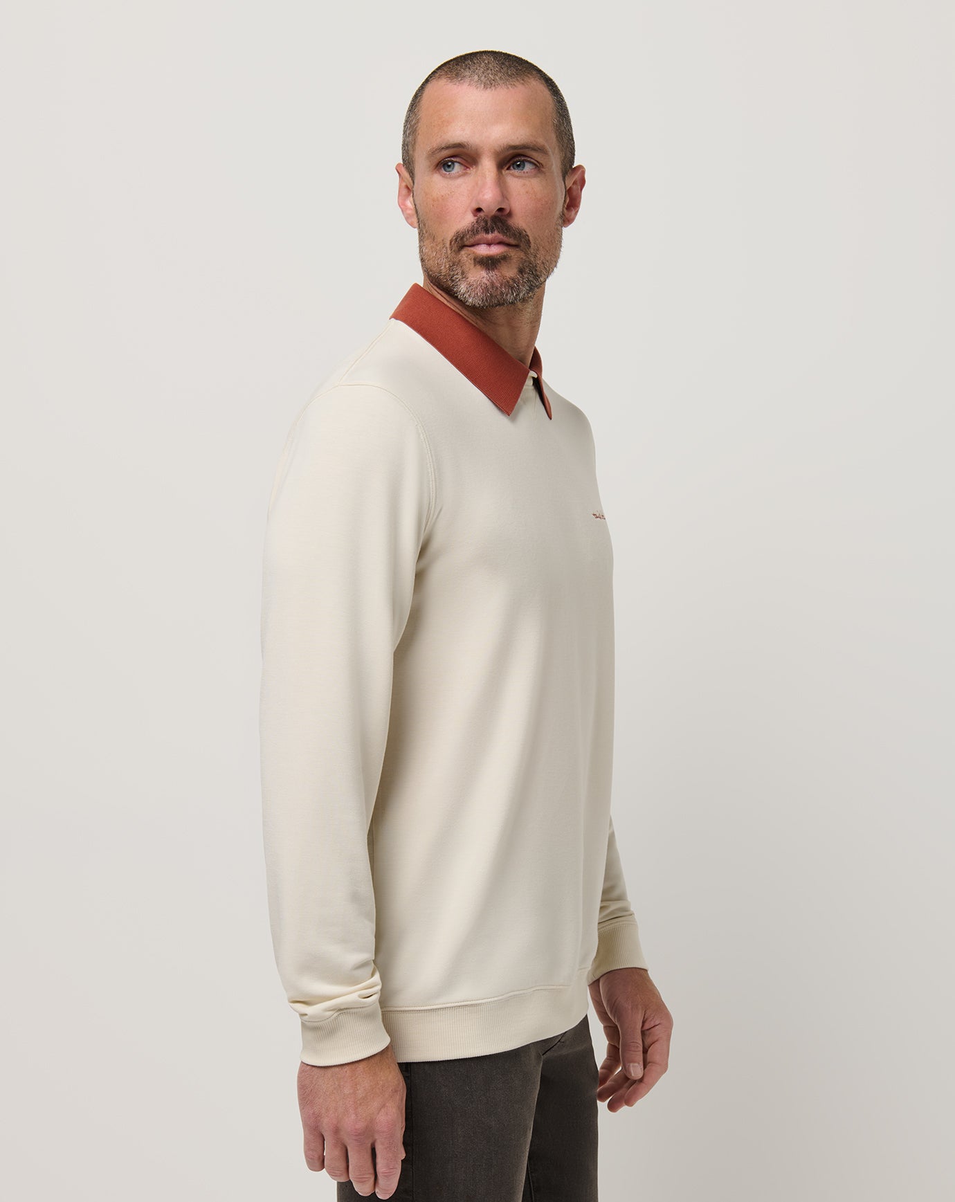 Amenities Collar Crew - Image 16
