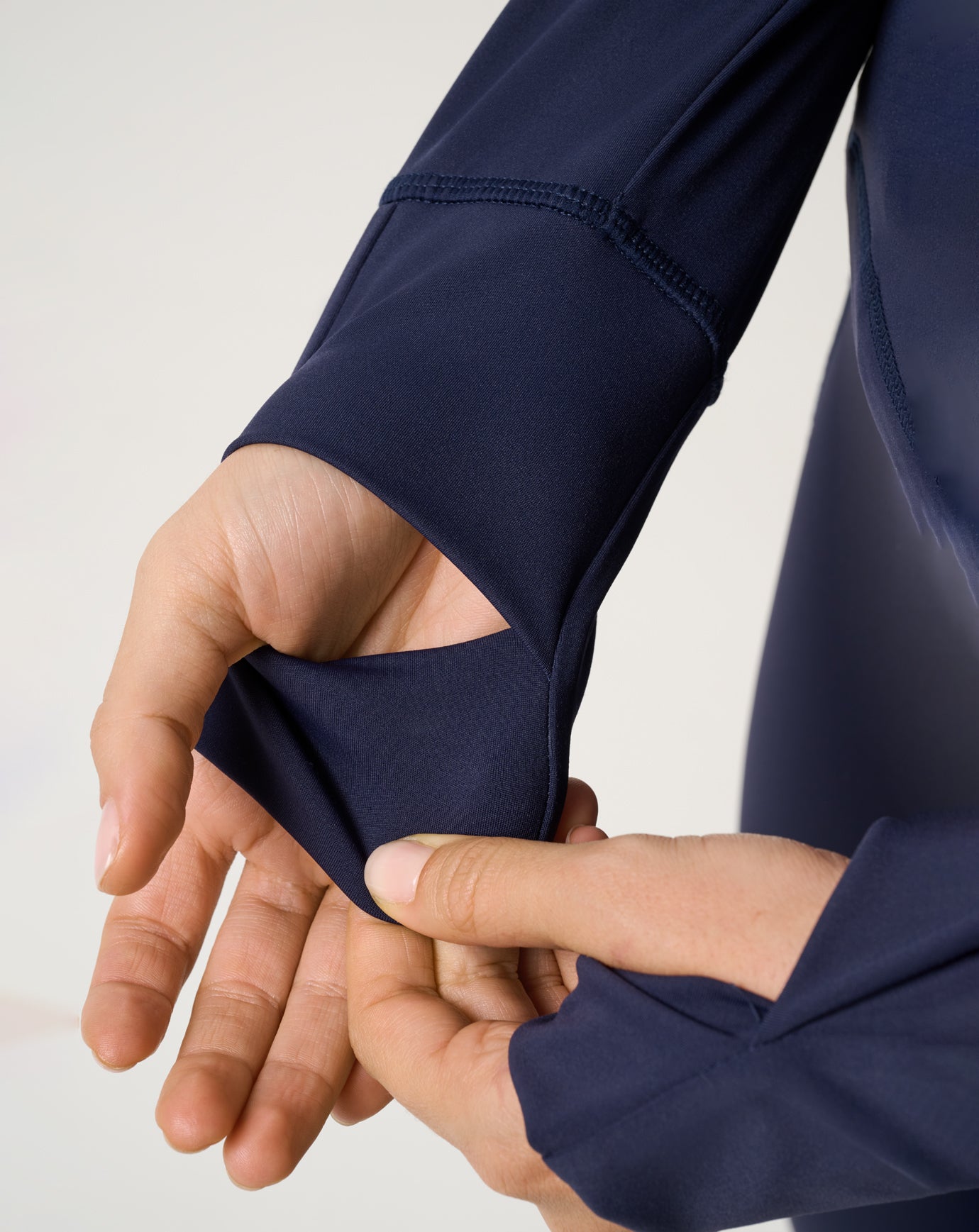 Moveknit Full Zip 2.0 - Image 12